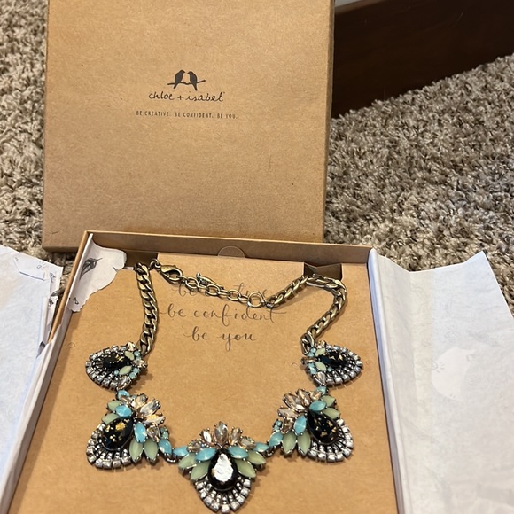 Chloe+Isabel Trevi statement necklace - Picture 4 of 4